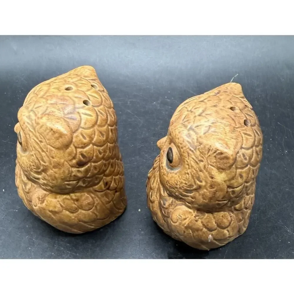 Vintage MCM 1960s Ceramic Owl Salt and Pepper Shakers With Stoppers Japan S1